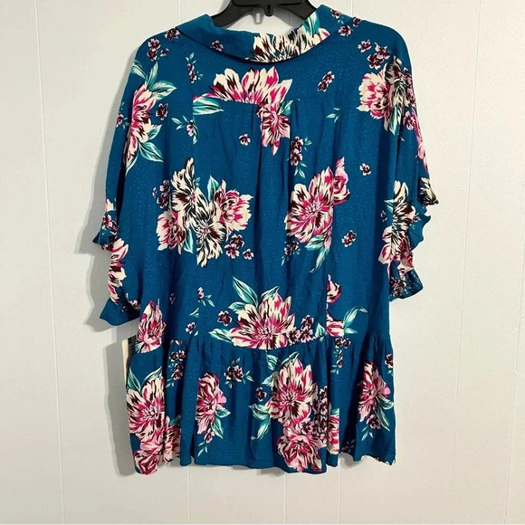 Women’s 0x Terra&sky. short sleeve floral tropical baby doll style button up top - Picture 7 of 8